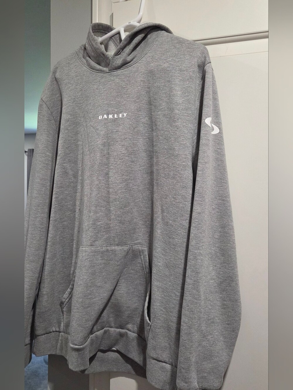 Oakley Men’s Grey Performance Hoodie
